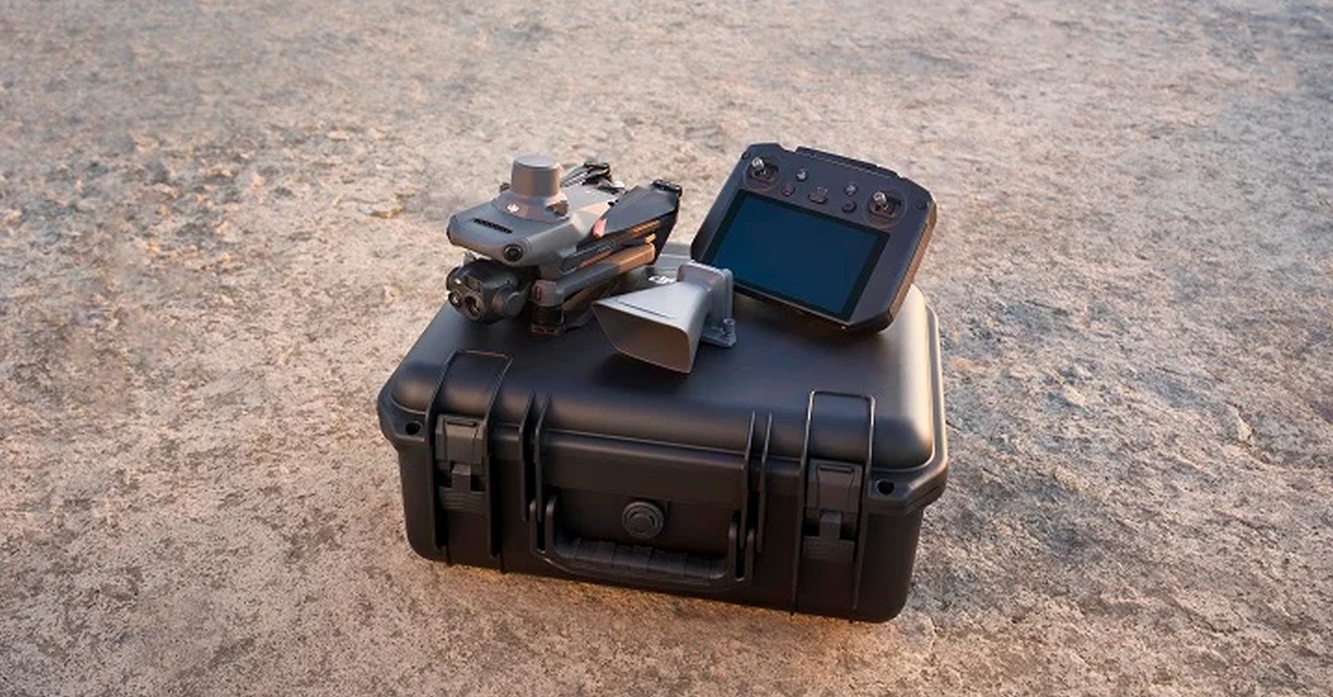 dron dji mavic 3 thermal s reproduktorem